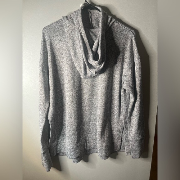 Gray cowl neck sweater size Medium - Picture 3 of 5